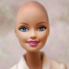 Φαλακρή κούκλα από τη Mattel