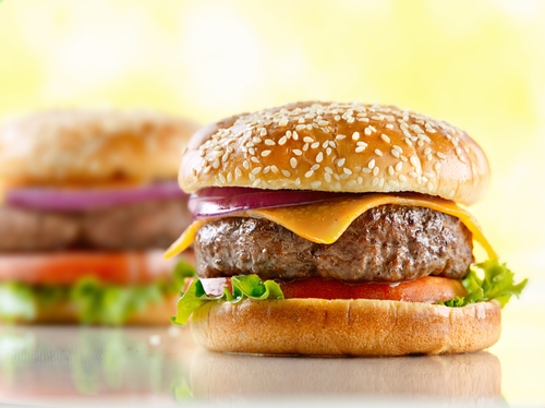 Η κατανάλωση burgers προκαλεί άσθμα;