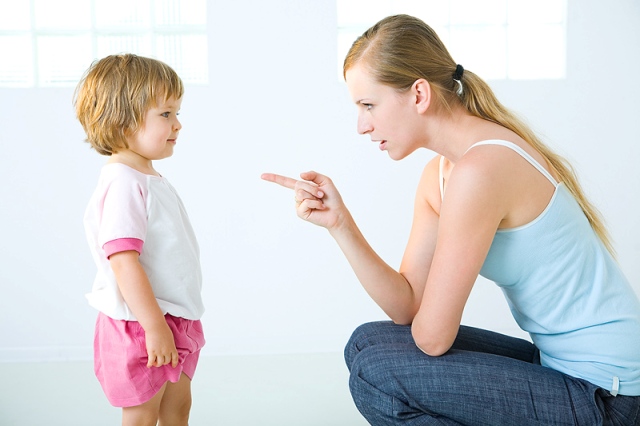 Το πιο συχνό λάθος των γονιών όταν πειθαρχούν τα παιδιά τους