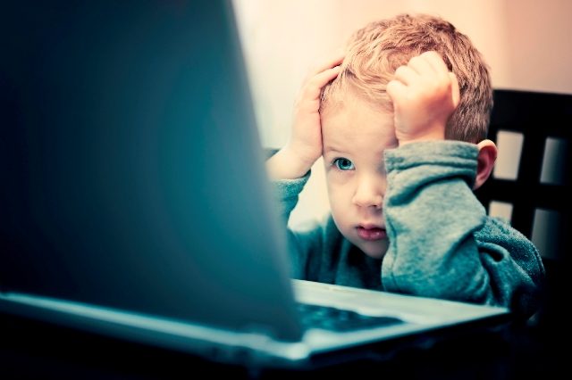 Φωτογραφίες παιδιών online: τι πρέπει να γνωρίζετε